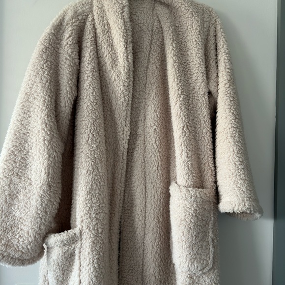 Pottery Barn Teddy Robe Size Large - Picture 5 of 5